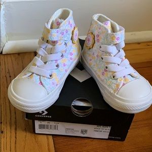 New, never worn converse baby hightops